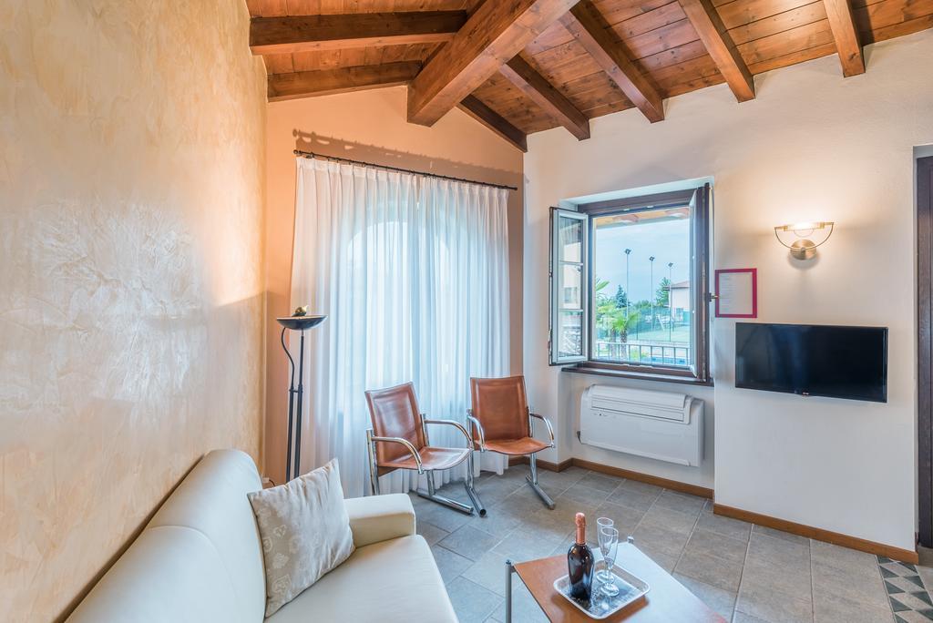 Villa Edy Apartments Tremezzina Bagian luar foto